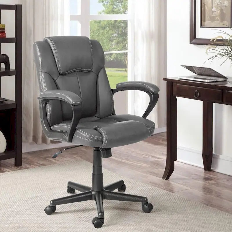 Chaise de bureau exécutive marron, chaise ergonomique épaissie en cuir PU de haute qualité, chaise de bureau et commerciale à dossier moyen.