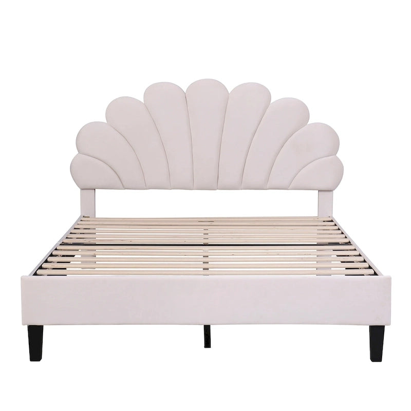 Lit plateforme tapissé de velours avec tête de lit à motif floral