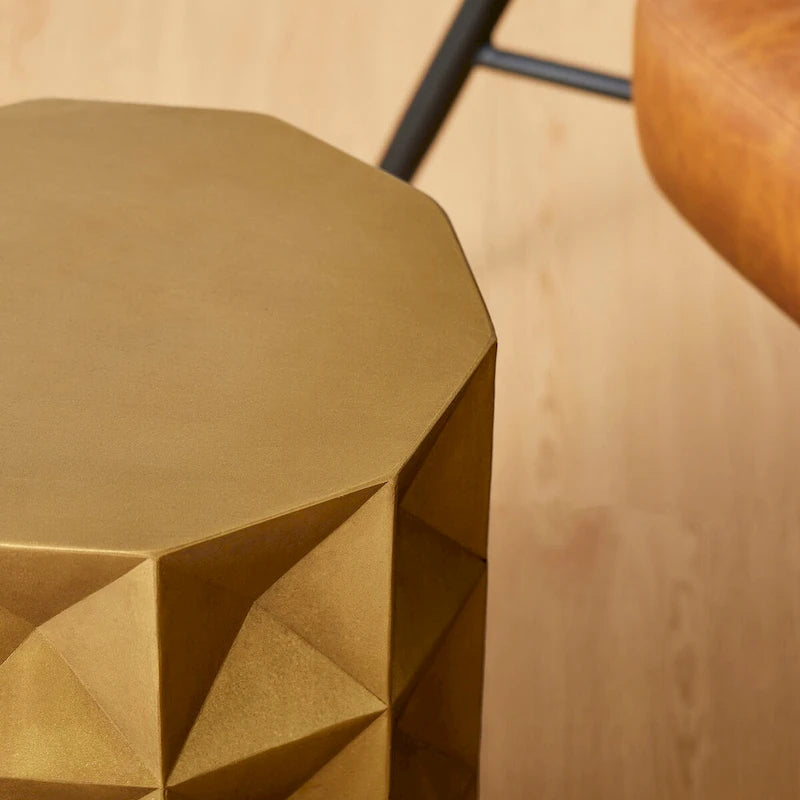 Table d'appoint géométrique antique dorée 17" | MGO et fibre de verre | Tabouret d'appoint avec disque flottant